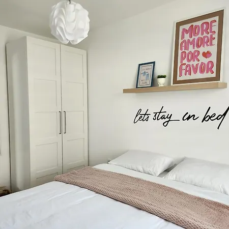 Endorfin - Modern Close To Airport Apartment