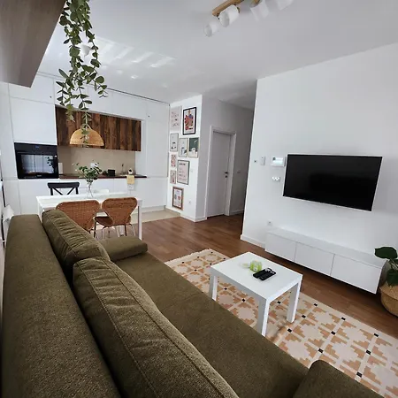 Endorfin - Modern Close To Airport Apartment