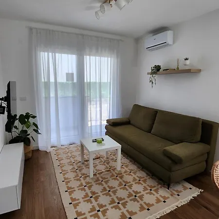 Apartment Endorfin - Modern Close To Airport Surcin